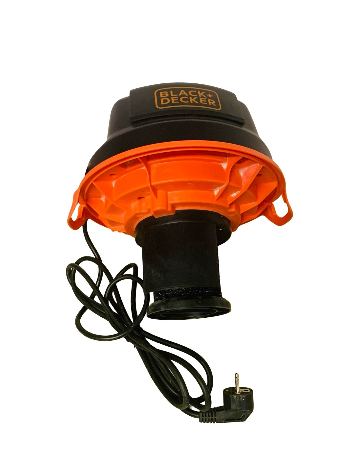 BLACK+DECKER Nass,-Trockensauger BXVC30XTDE mit Integrierter Steckdose 1600W 30L