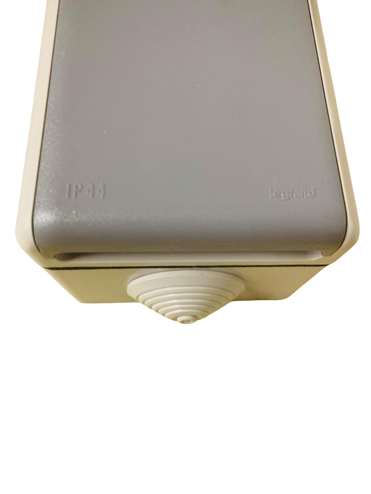 Legrand LEG55872 Steckdose Wasserdicht 2P + T 32 A IP44
