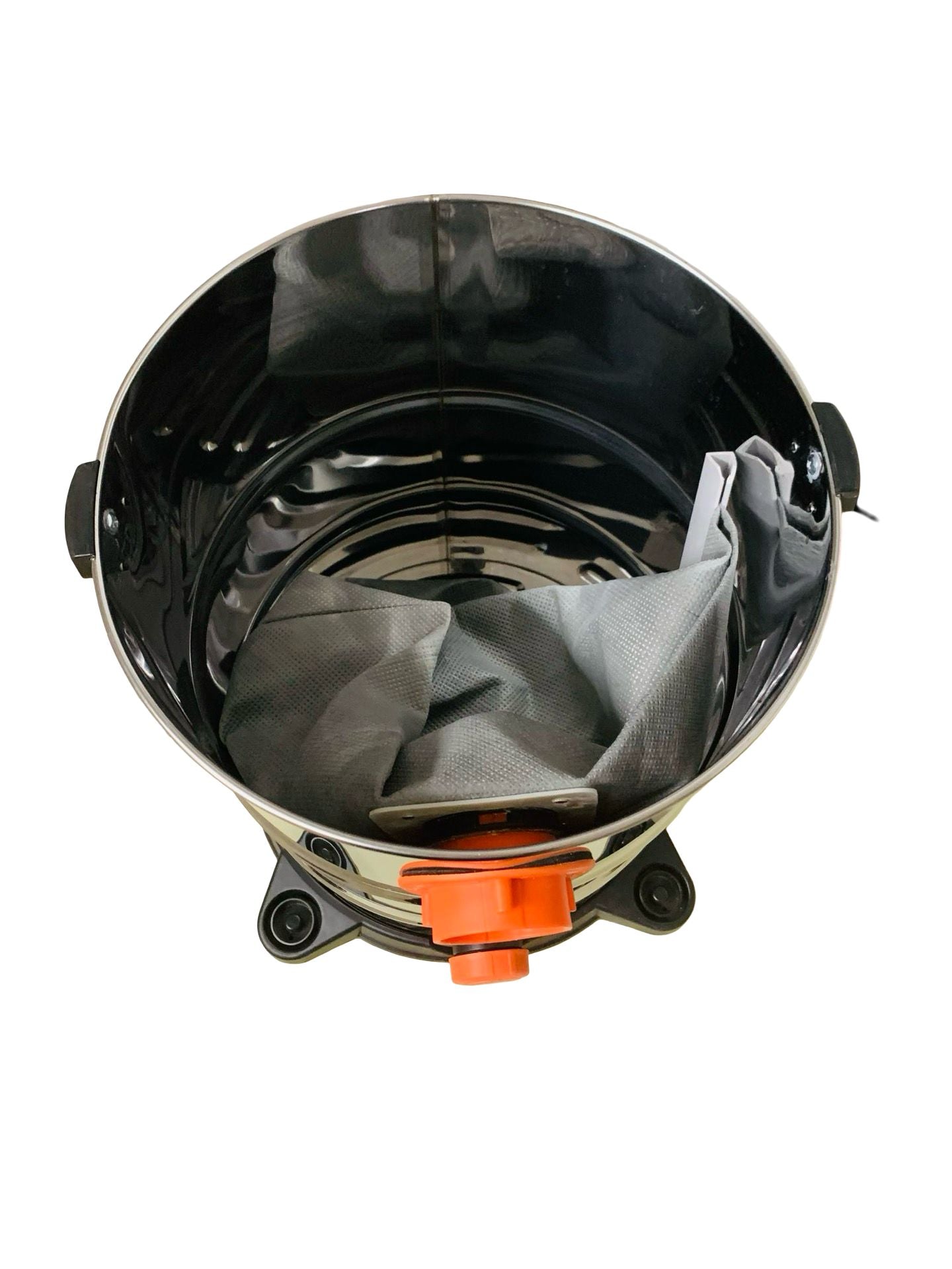 BLACK+DECKER Nass,-Trockensauger BXVC30XTDE mit Integrierter Steckdose 1600W 30L