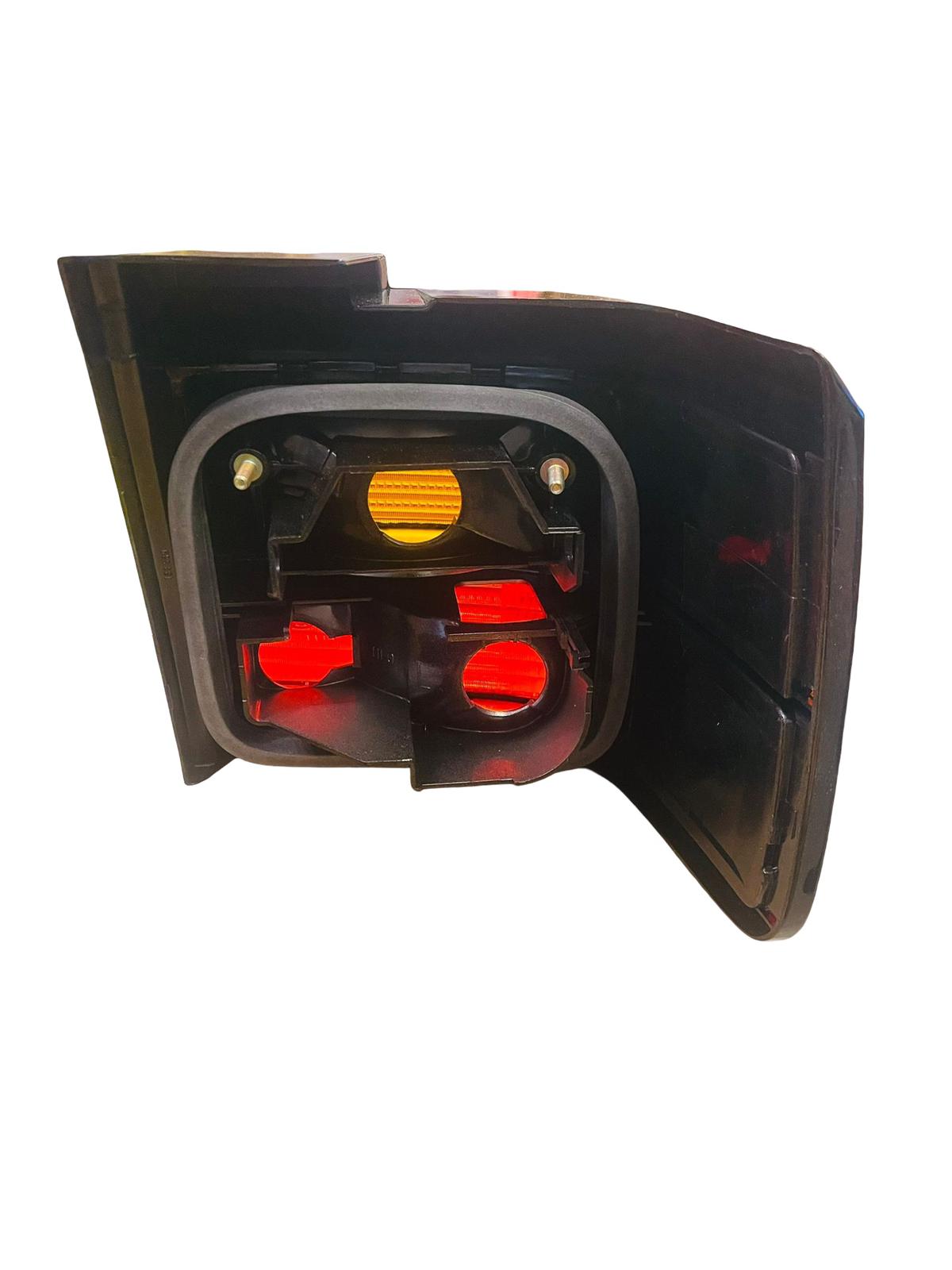 Hella VW Passat Stufenheck 04/88-08/93 Lichtgehäuse links