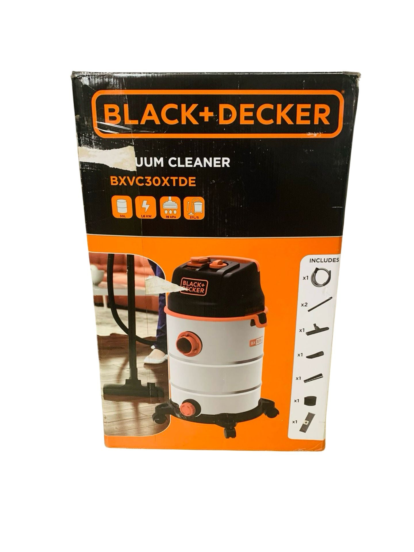 BLACK+DECKER Nass,-Trockensauger BXVC30XTDE mit Integrierter Steckdose 1600W 30L
