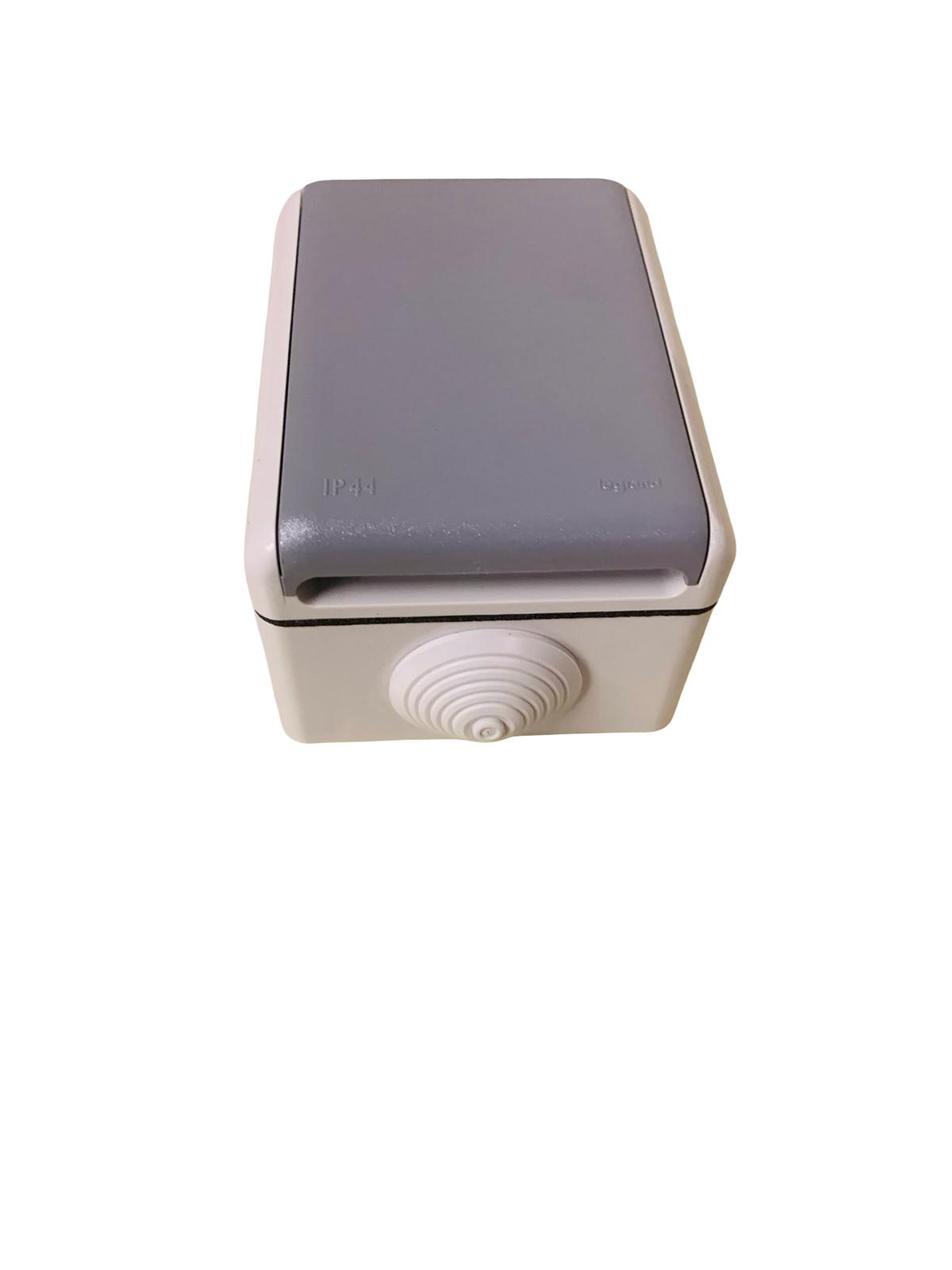Legrand LEG55872 Steckdose Wasserdicht 2P + T 32 A IP44